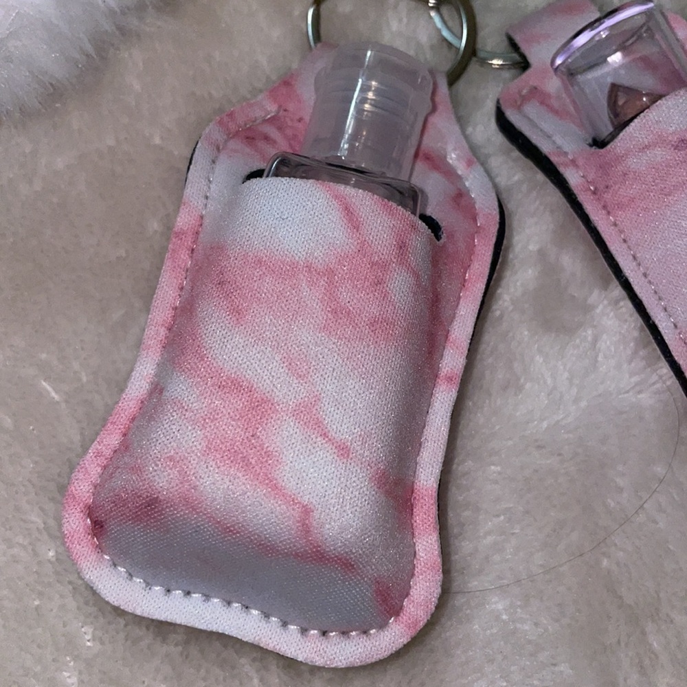 Marble Pom Pom Keychain - Picture 5 of 6